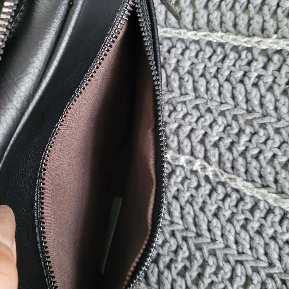 Black NWOT Vegan Leather Camera Bag Large With Wallet - Picture 14 of 16